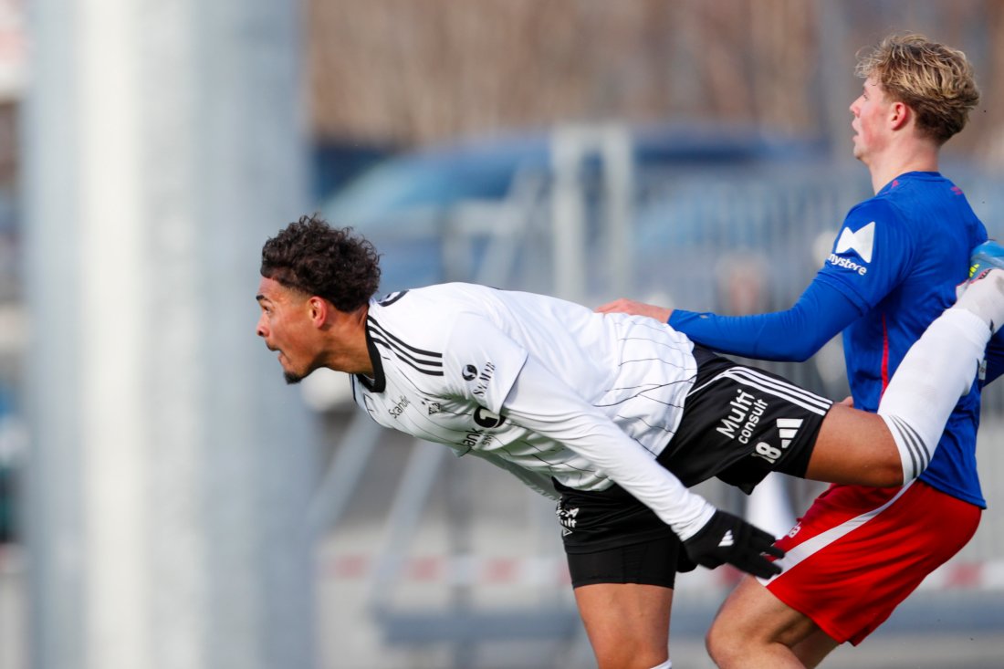 HATTRICK PÅ 37 MINUTTER: Noah Holm var ikke snauere enn at han fullførte hattricket i god tid før pause.<br />Foto: Rune Stoltz Bertinussen / NTB