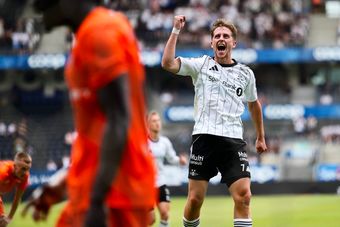 Simen Bolkan Nordli kunne for første gang juble for scoring foran Øvre Øst!